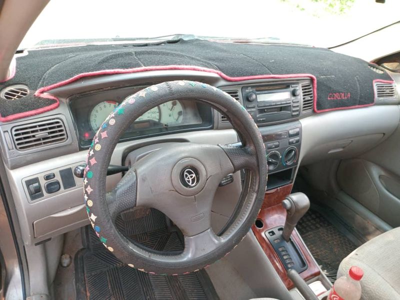 Thumbnail 7 of 2004 Toyota Corolla LE